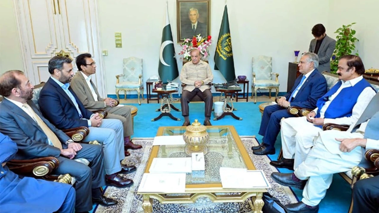 In meeting with PM, MQM-P delegation highlights Karachi issues: Aurangzeb Khan