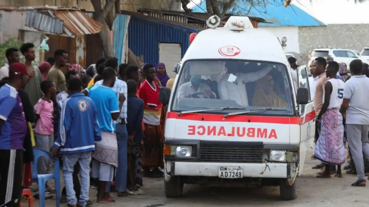 32 killed, 63 hurt in Somali beach attack 