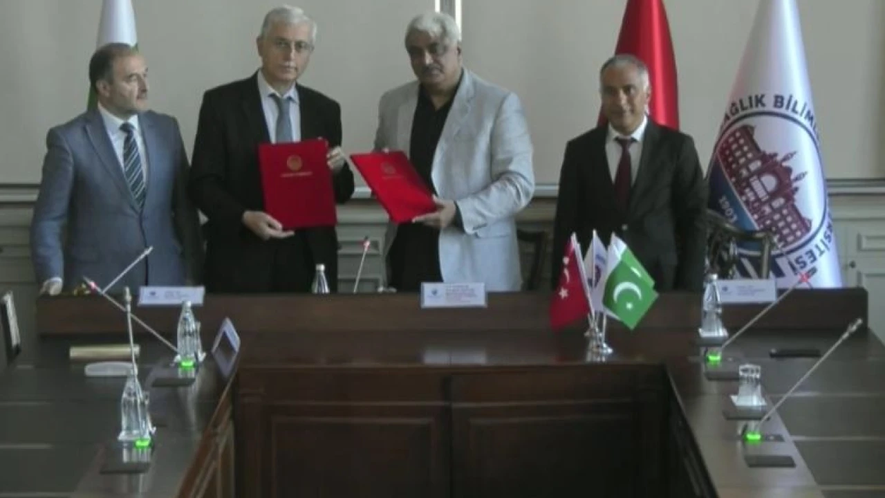 Research and Faculty Development: Lahore and Istanbul health varsities ink MoU