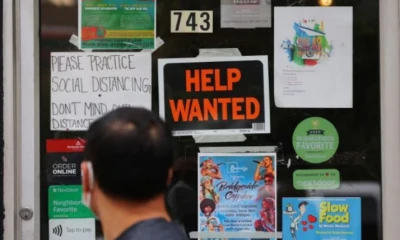 US weekly jobless claims drop calms market fears