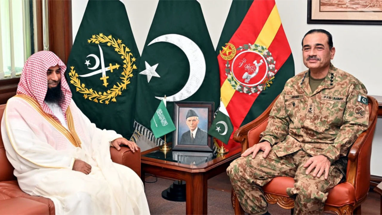 Army Chief, Imam Masjid Al-Nabawi discuss matters of mutual interest