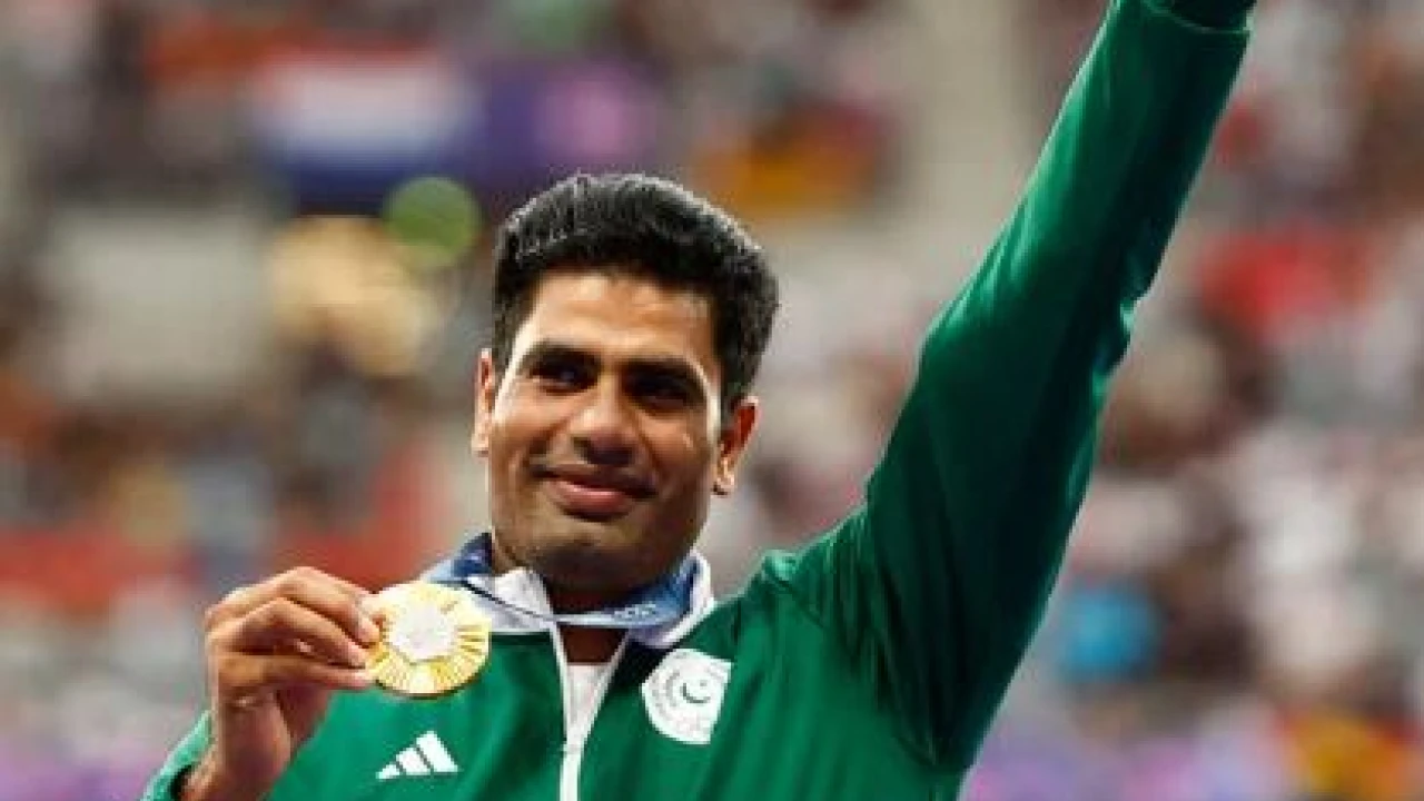 Pakistan’s hero Arshad Nadeem receives gold medal at Paris Olympics ceremony