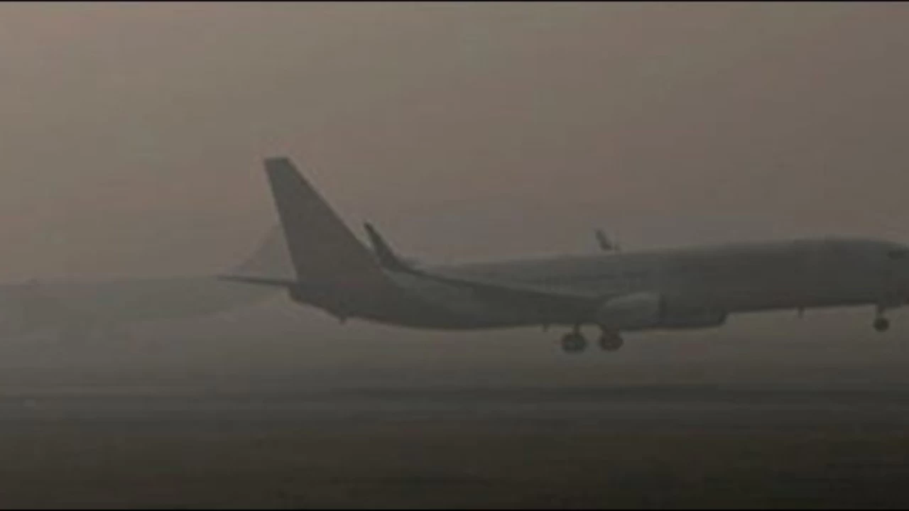 Poor visibility as dense fog affects flight operations at Lahore airport