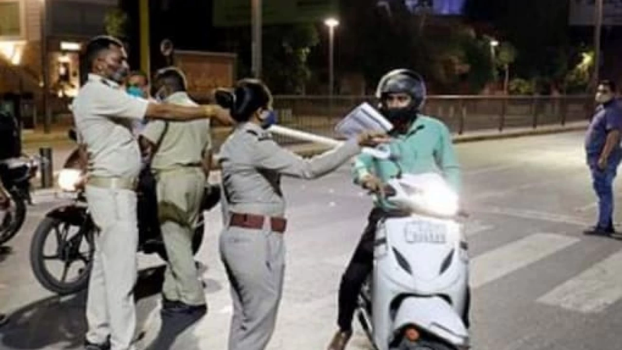 Omicron fears: Govt announces night curfew in New Delhi