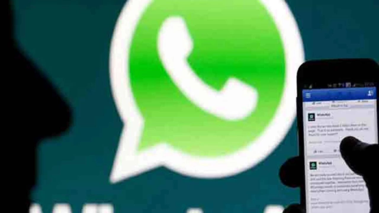 Fake news: WhatsApp is not developing third blue tick to detect screenshots