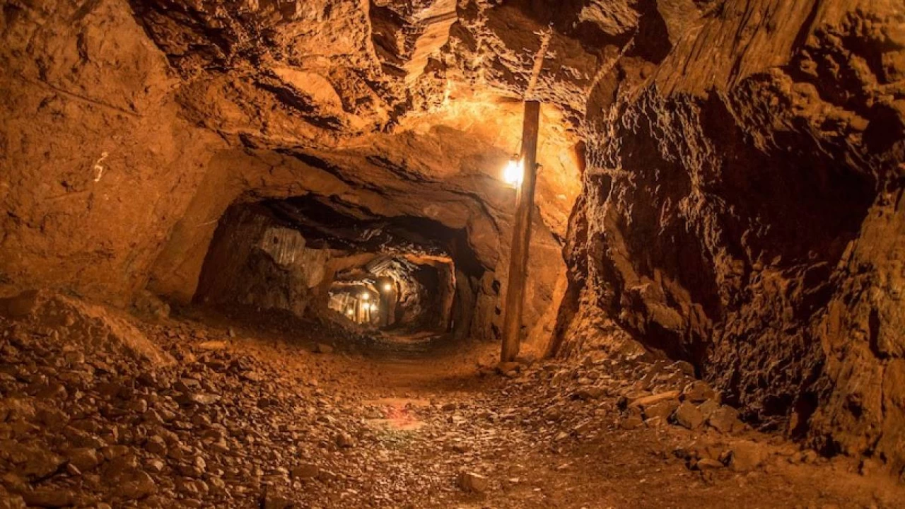 38 people killed in Sudanese gold mine collapse