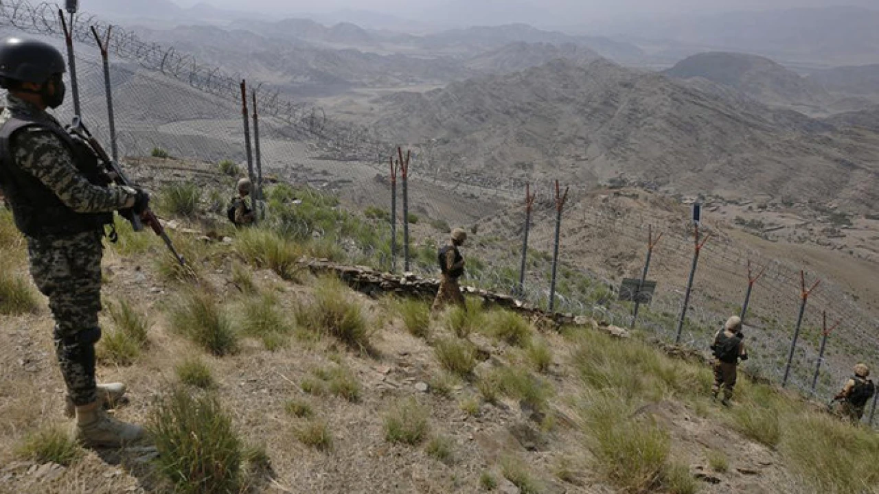 Pakistani forces kill eight Afghan Taliban in border clash