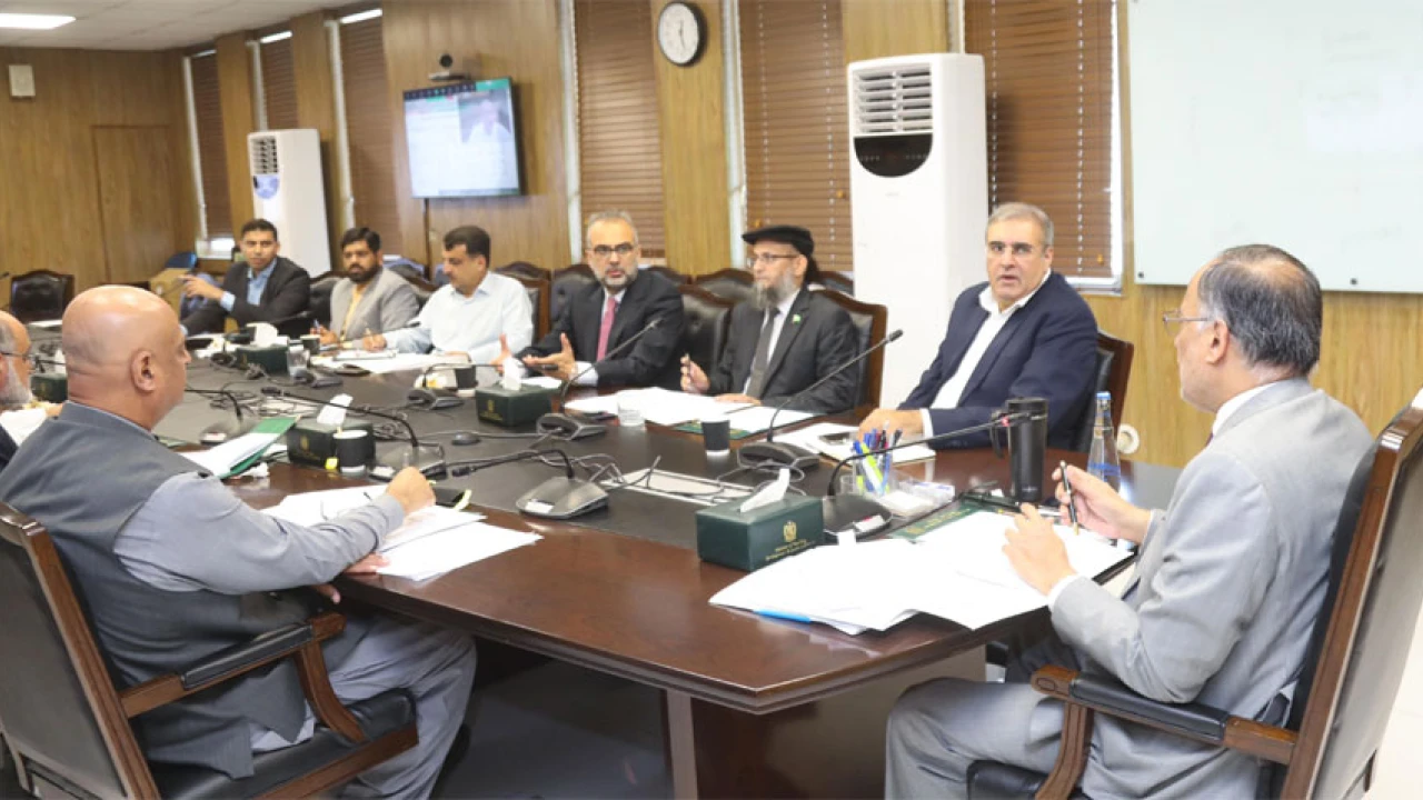 Govt decides to transfer ongoing PWD projects to provinces