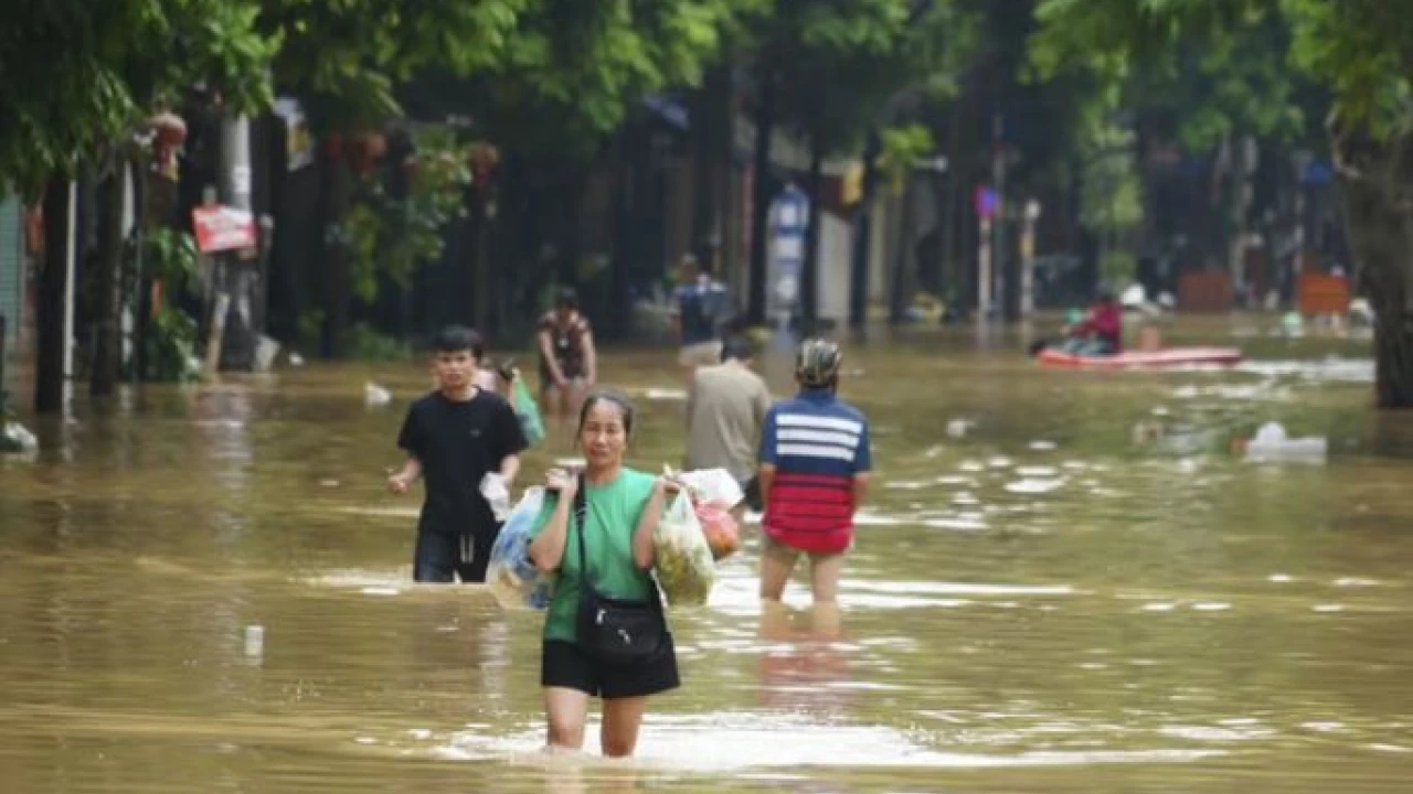 Death toll in Vietnam from typhoon impacts rises to 226, as pressure eases in Hanoi