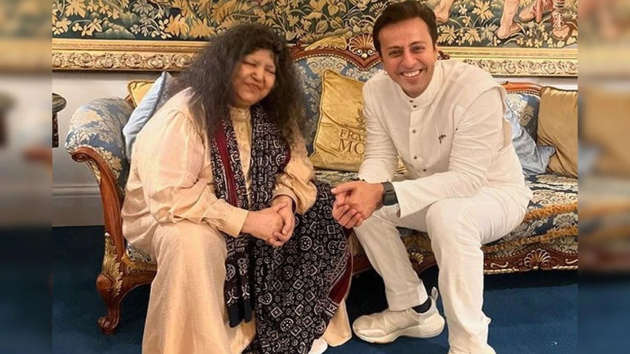 Indian singer Salim Merchant meets Abida Parveen, photos viral