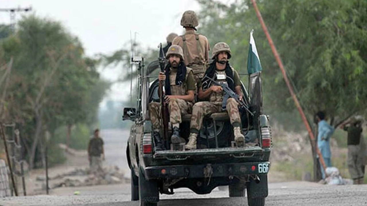 Clashes in Waziristan, 12 Khawarijis killed, six soldiers martyred