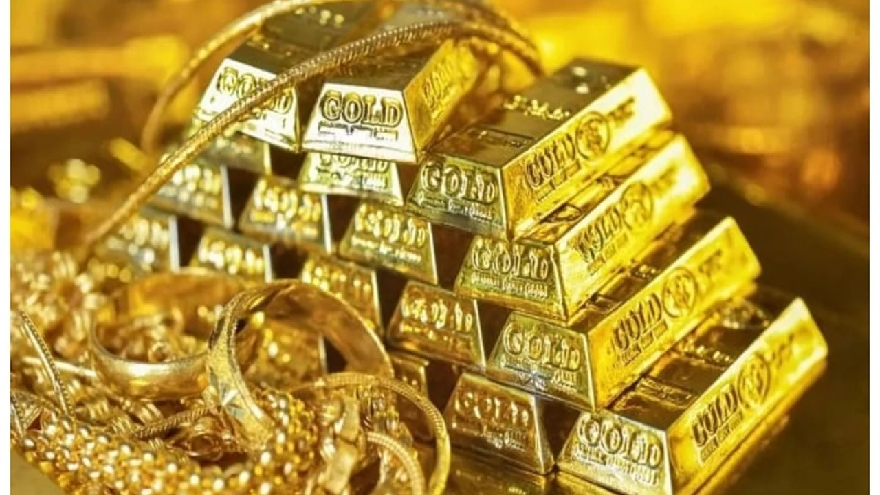 Gold price high by Rs1,500 per tola