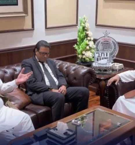 JUI(F), PTI to formulate joint strategy on constitutional amendment