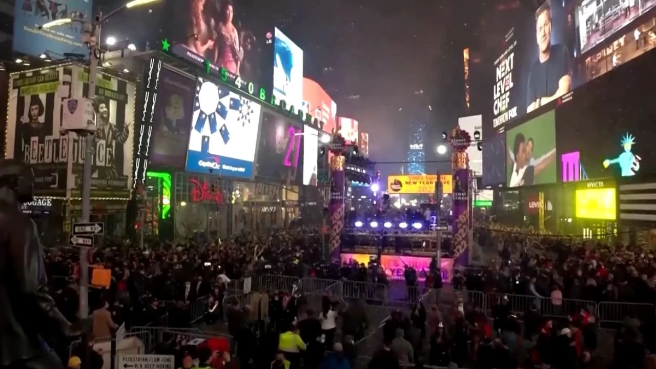 Times Squares ball drop event witnesses thin presence as Omicron dampens  New Year festivities worldwide