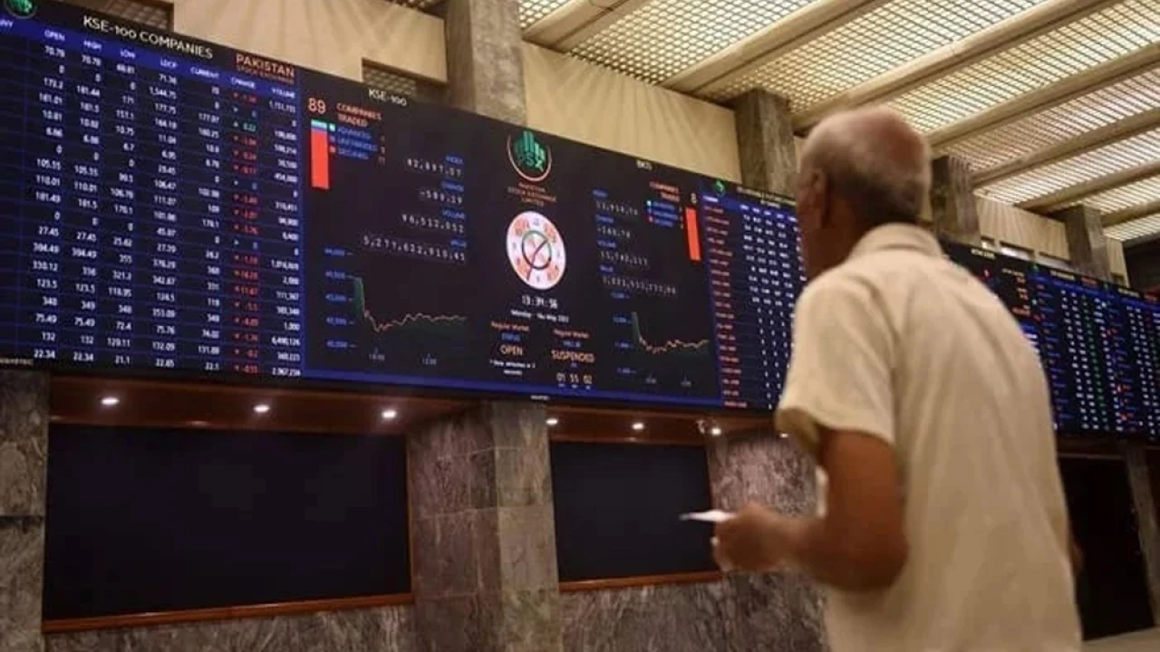 PSX touches new high in country's history