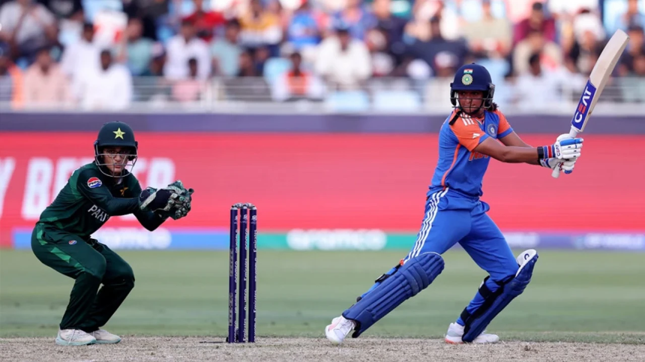 India clinches a close win over Pakistan in Women's T20 World Cup