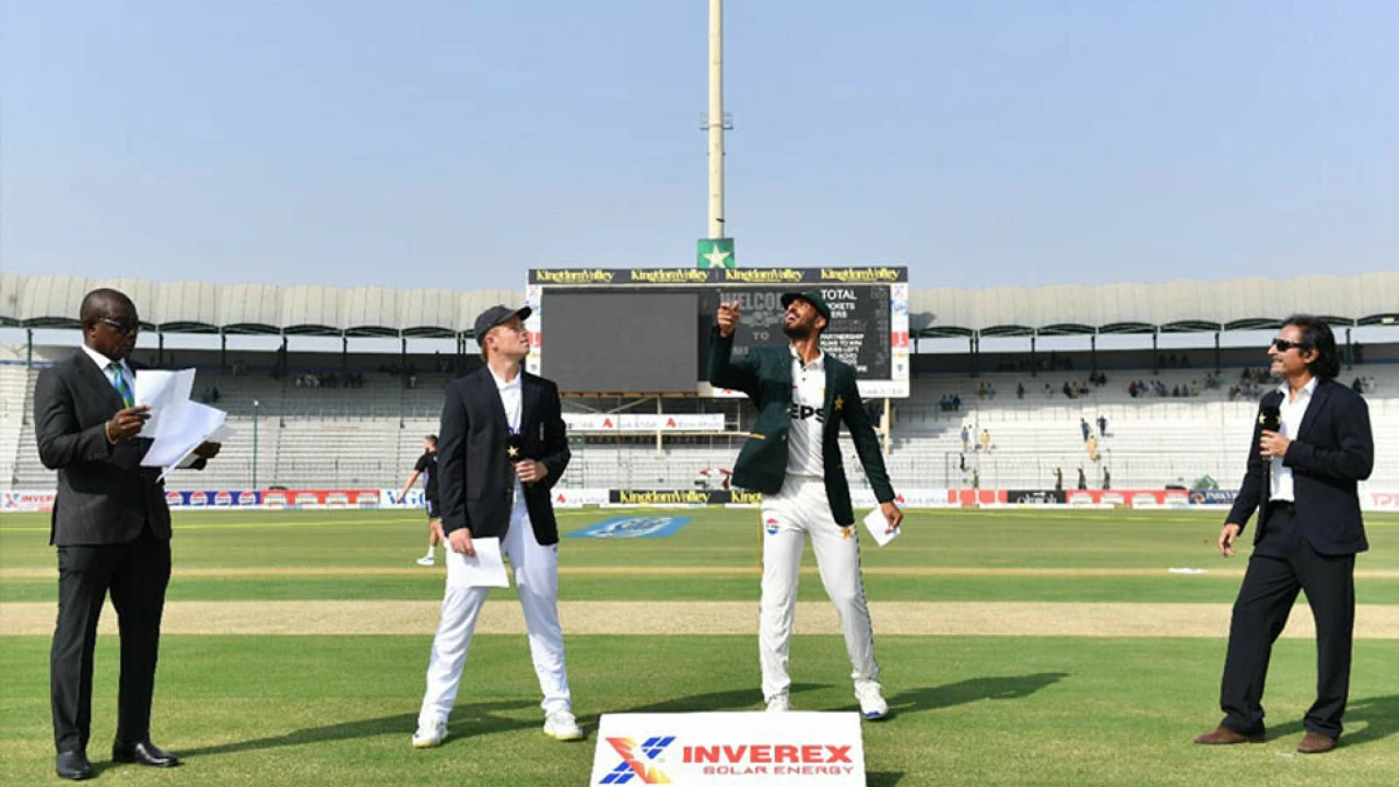 Test series: Pakistan win toss, bat against England