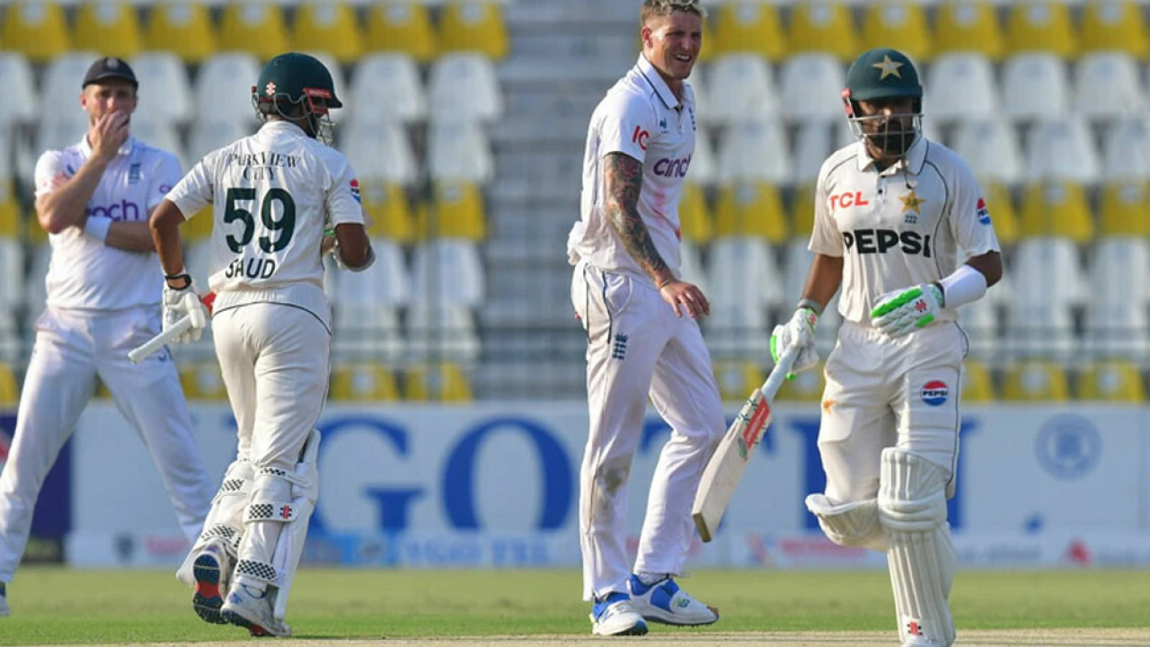 Pak-England Test: Pakistan lost nine wickets