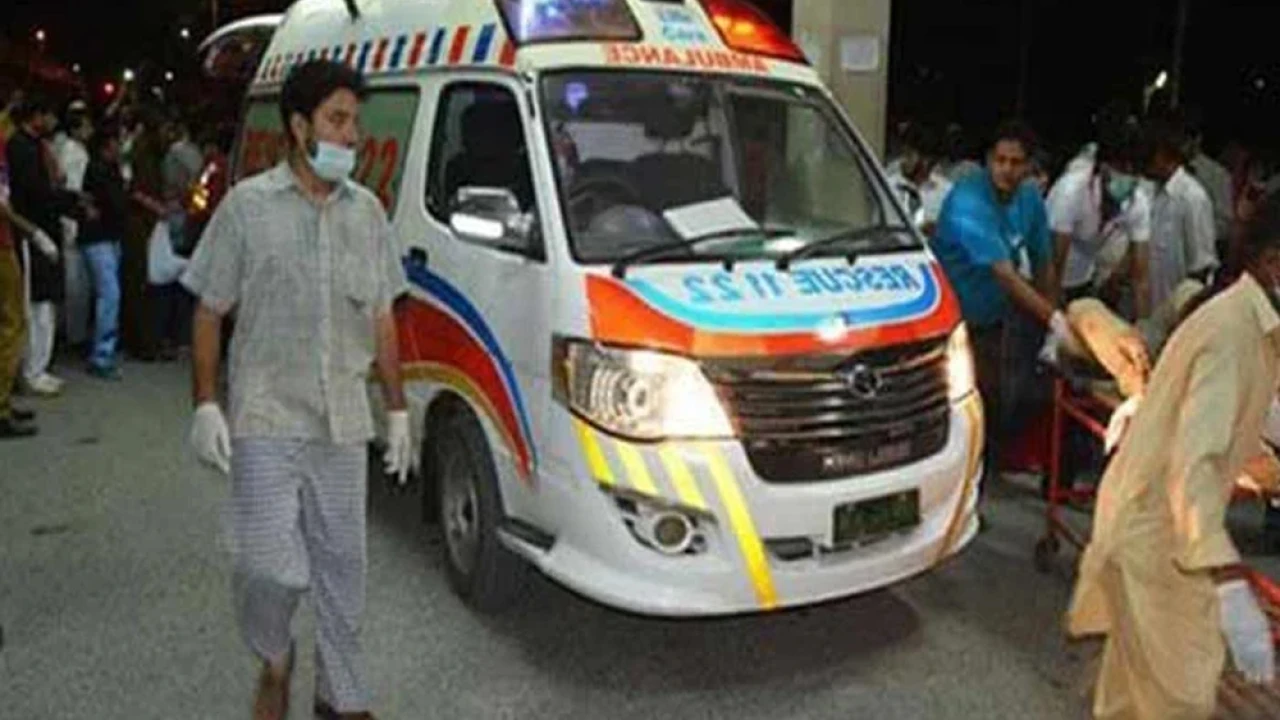 Five killed in bus-van collision on Sheikhupura highway