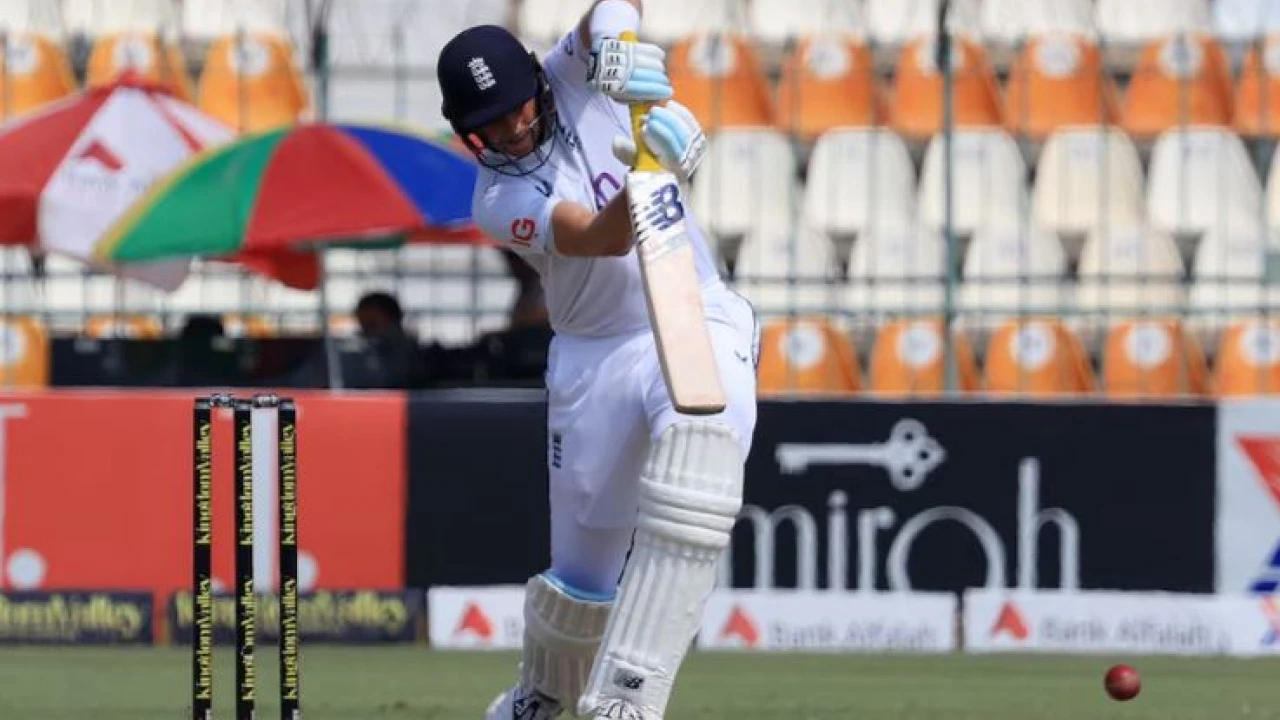 Root becomes England's top test scorer, pummels Pakistan with ton