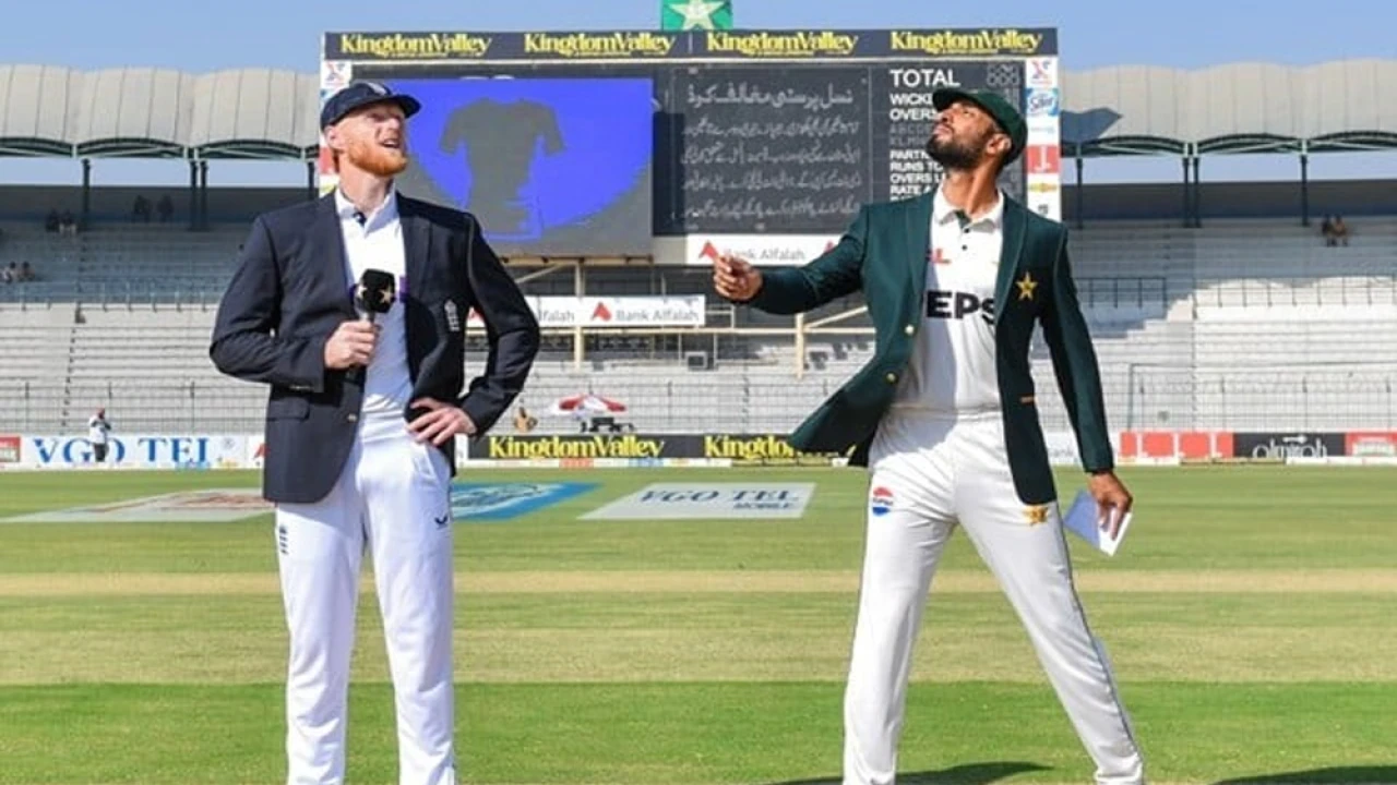 2nd Test: Pakistan win toss, decide to bat against England