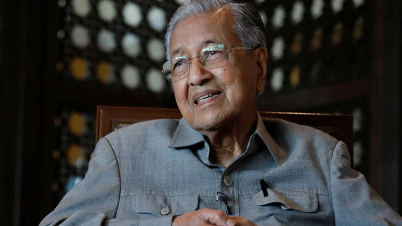 Former PM of Malaysia admitted to hospital