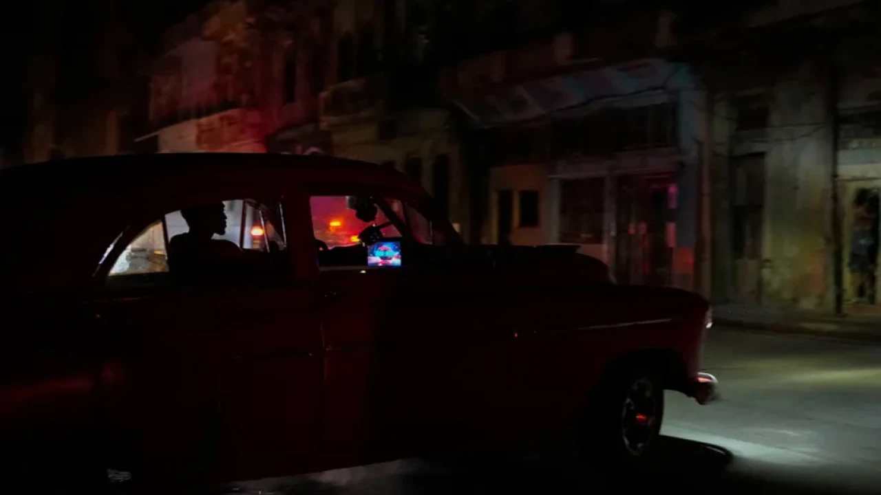 Cuba slowly starts restoring power after blackout