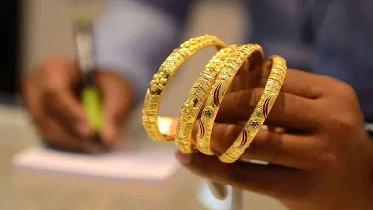 Gold prices surge constantly