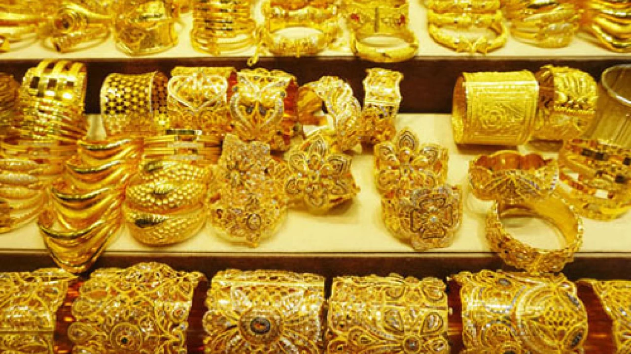 Gold price increases in Pakistan 
