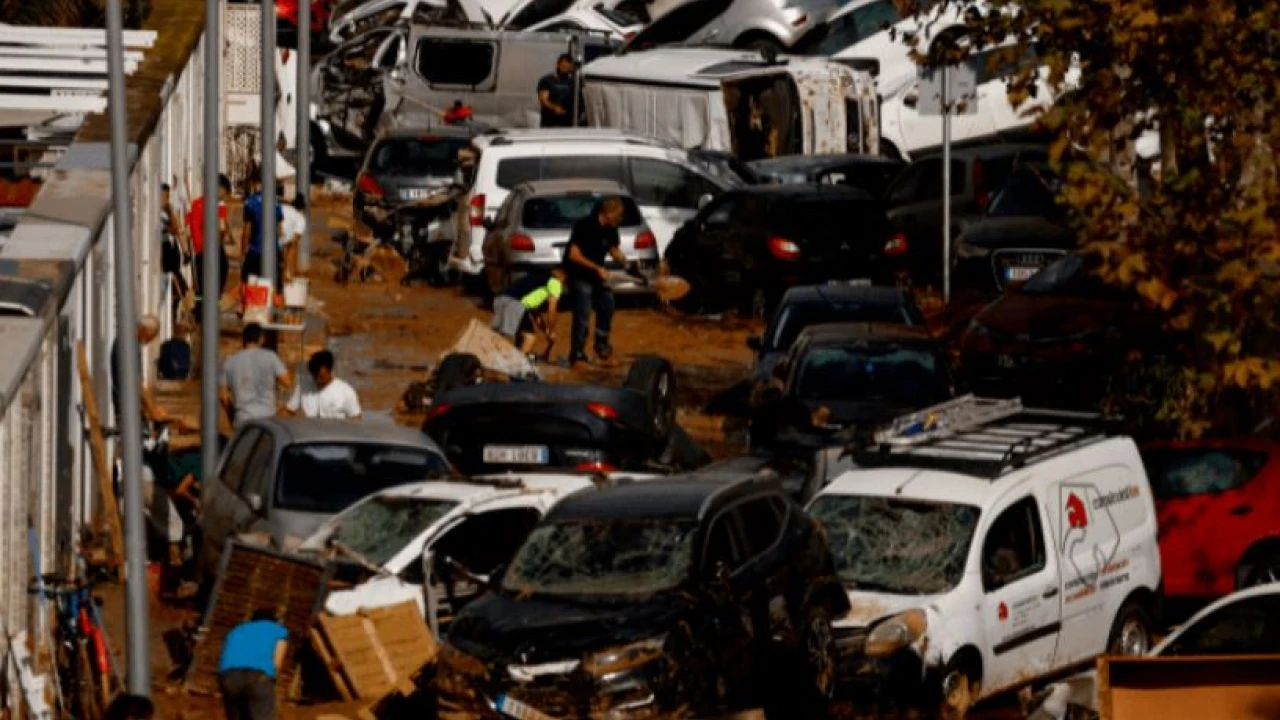 Spain flood death toll hits 205, rescuers yet to reach some parts of Valencia