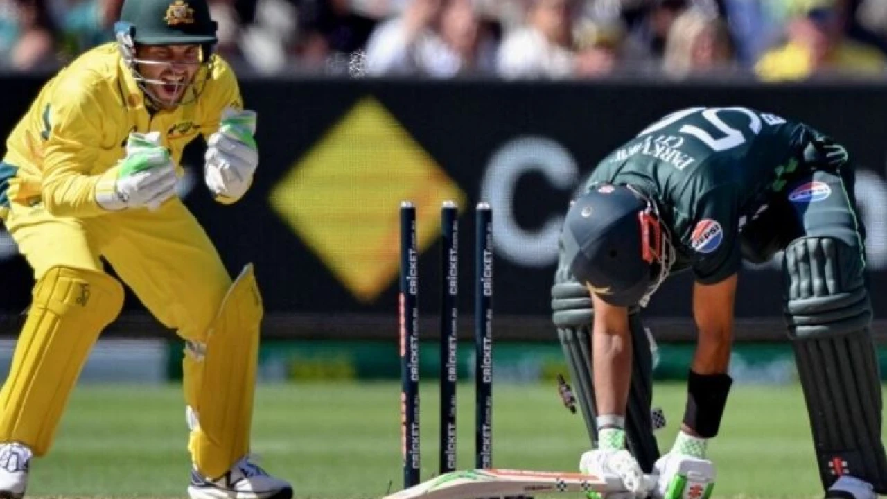 Cummins to the rescue as Australia grind past Pakistan in opening ODI