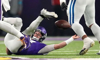 Fumble by Vikings' Sam Darnold leads to 38-yard Kenny Moore II TD for Colts