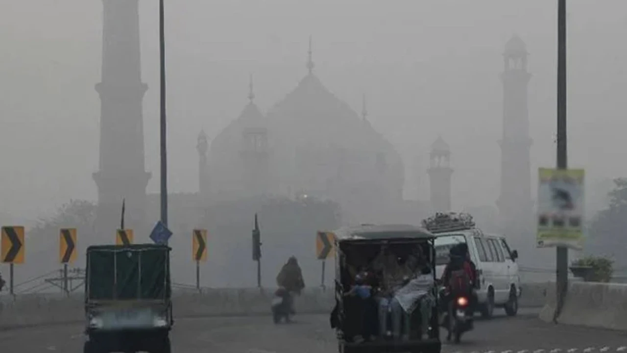 Lahore ranks first in air pollution