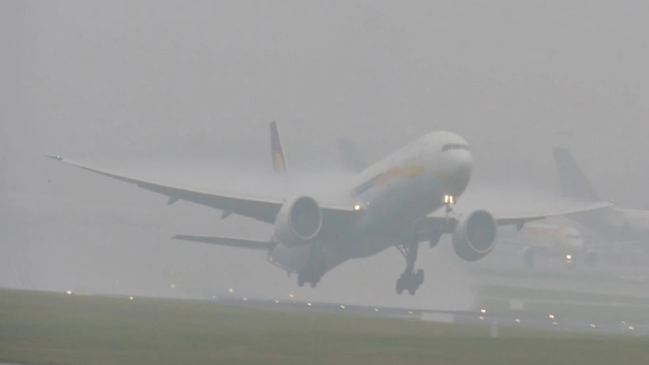 Six flights canceled, 29 delayed due to smog, administrative issues