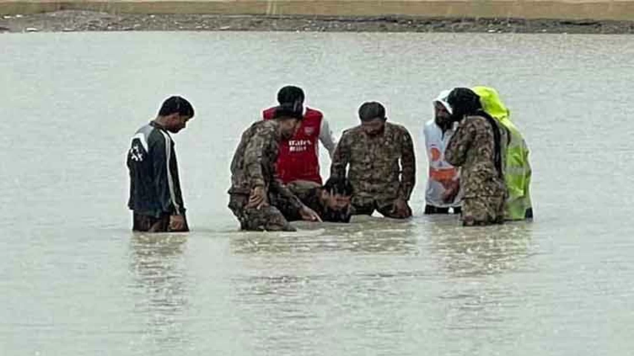 Pakistan Army assisting relief activities in Balochistan after heavy rainfall