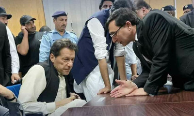 بیرسٹر گوہر کی بانی پی ٹی آئی سے اڈیالہ میں ملاقات، سیاسی صورتحال پر تبادلہ خیال