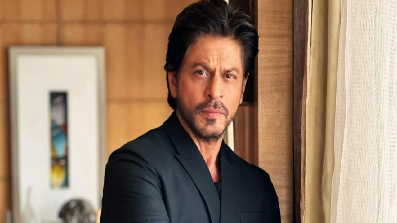 SRK becomes biggest celebrity taxpayer of India