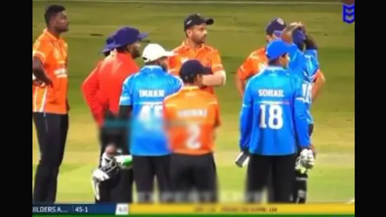 Cricketer dies of heart attack during live match