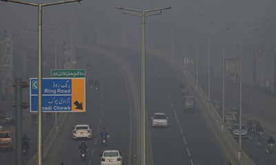 صوبائی دارالحکومت لاہور میں ہوائیں چلنے کے باعث فضا میں خنکی بڑھنے لگی