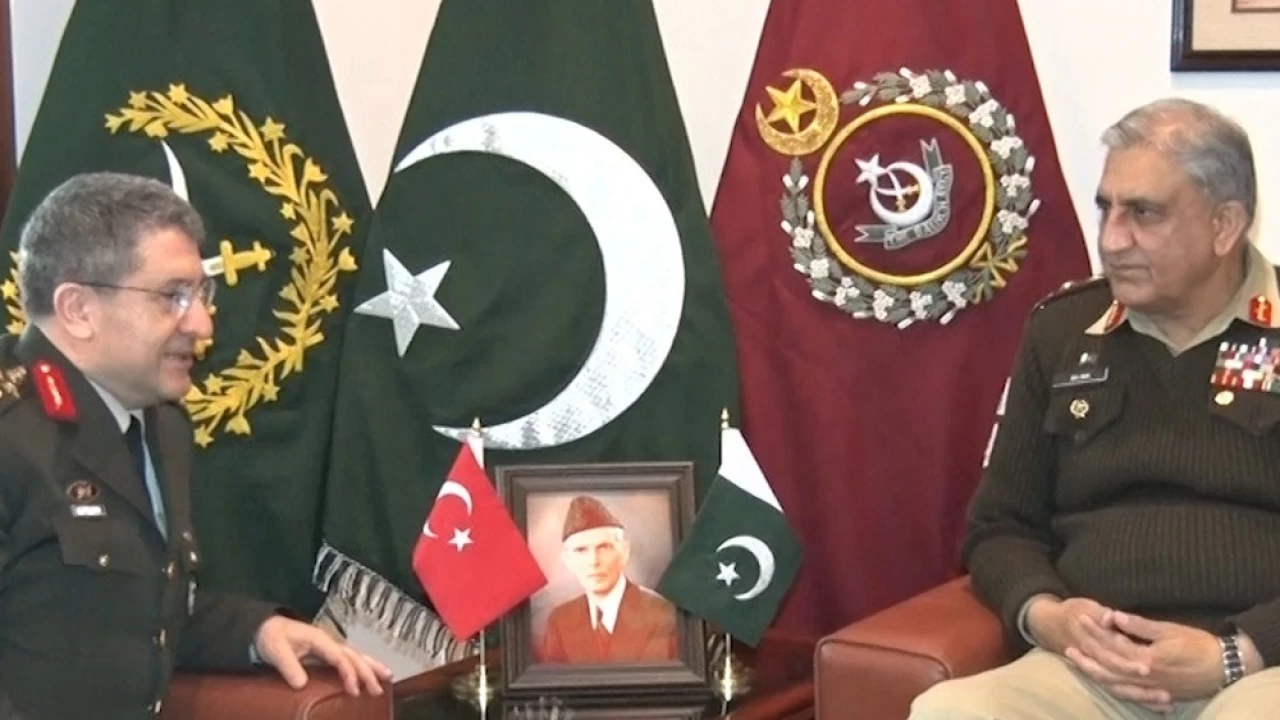 COAS underscores importance of peace initiatives in Afghanistan