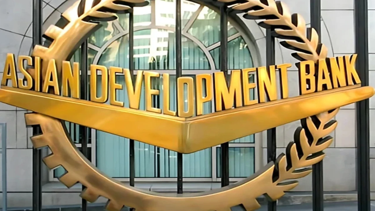 ADB to provide $330mn to Pakistan for poor families