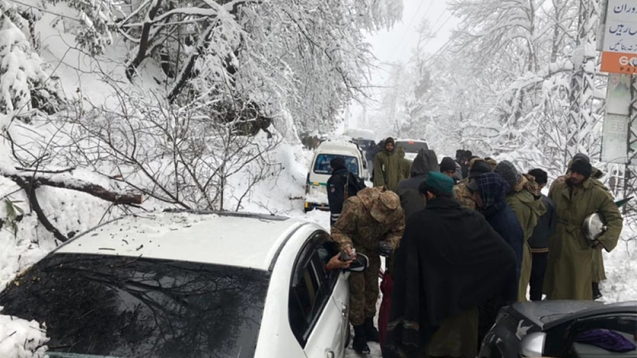 Ban on tourists visiting Murree, Galyat to remain in place for next 24 hours