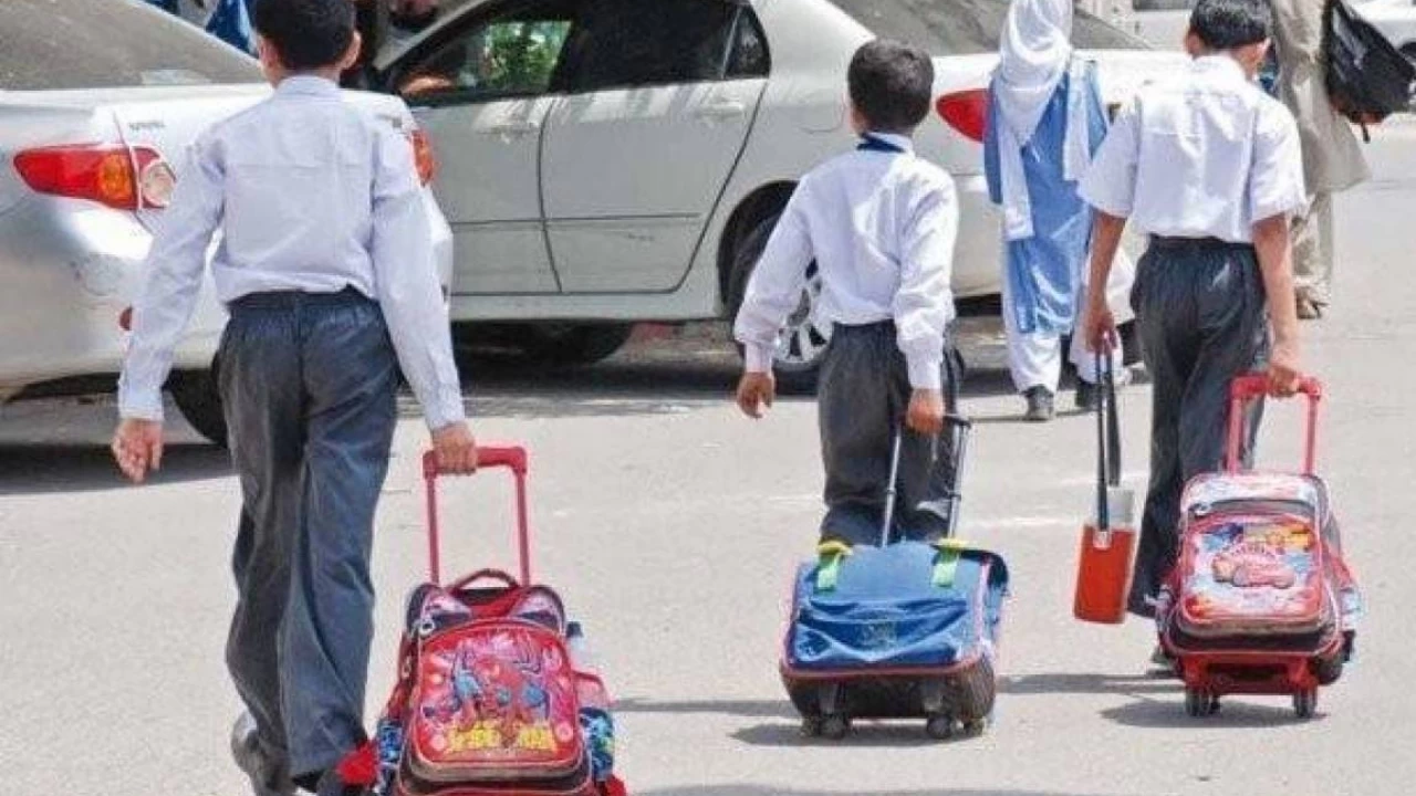Primary classes made 'bags free' in Islamabad