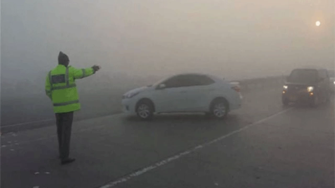 Motorway closed due to dense fog in parts of Punjab