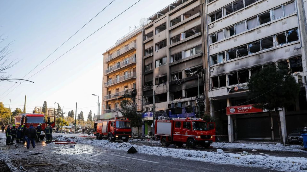 Huge explosion rocks Greek capital; damages buildings 