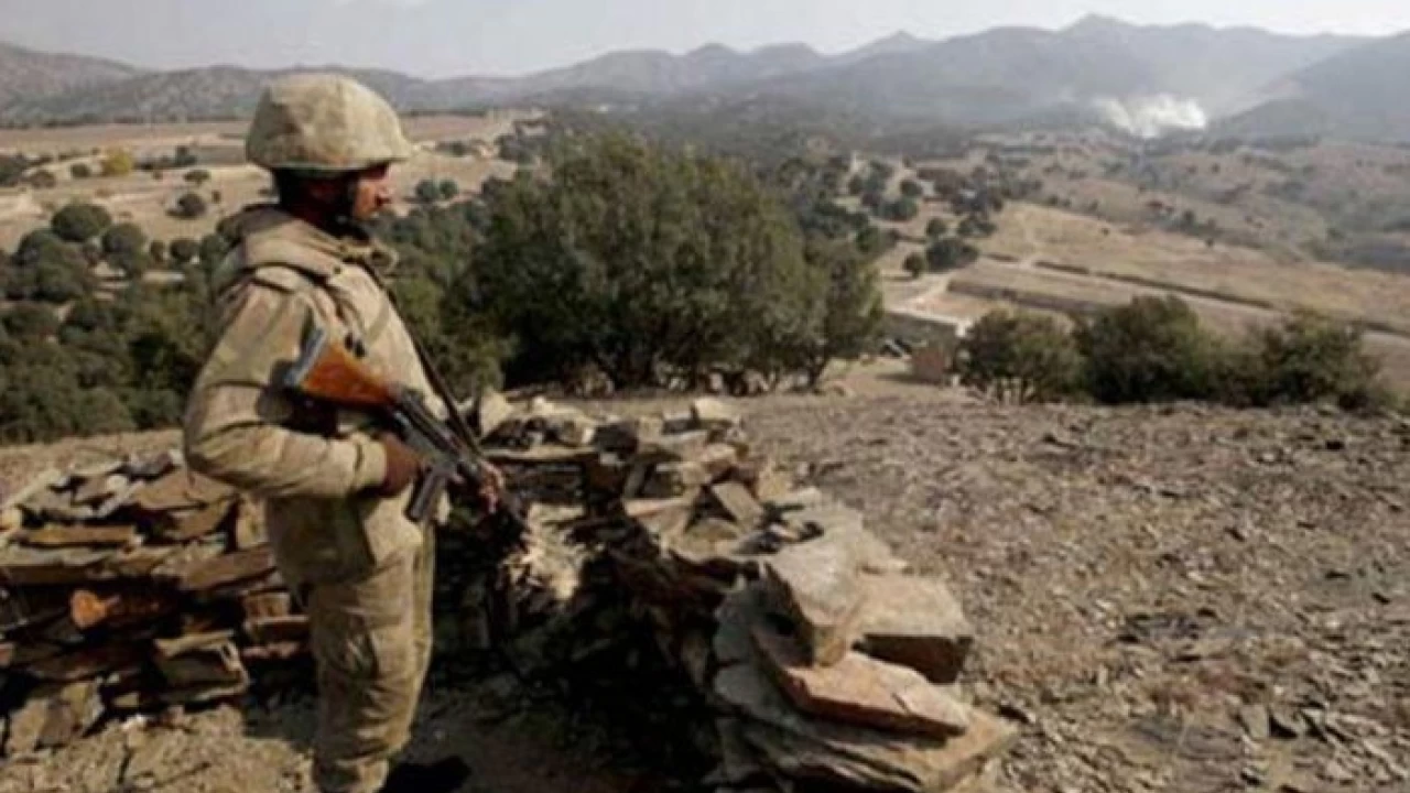 10 soldiers martyred after terrorists attack check post in Balochistan, one suspect killed