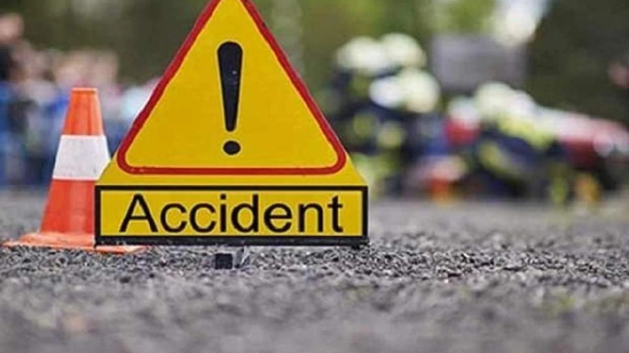 Three killed, two injured in Karachi road accident