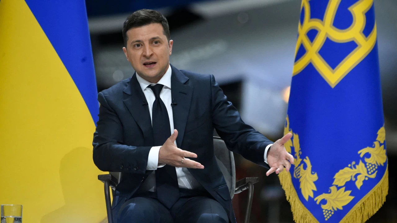 'Do not create panic', Ukrainian president tells West