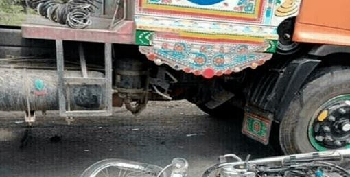 Fatal collision in Karachi: Motorcyclist dies after being hit by ...
