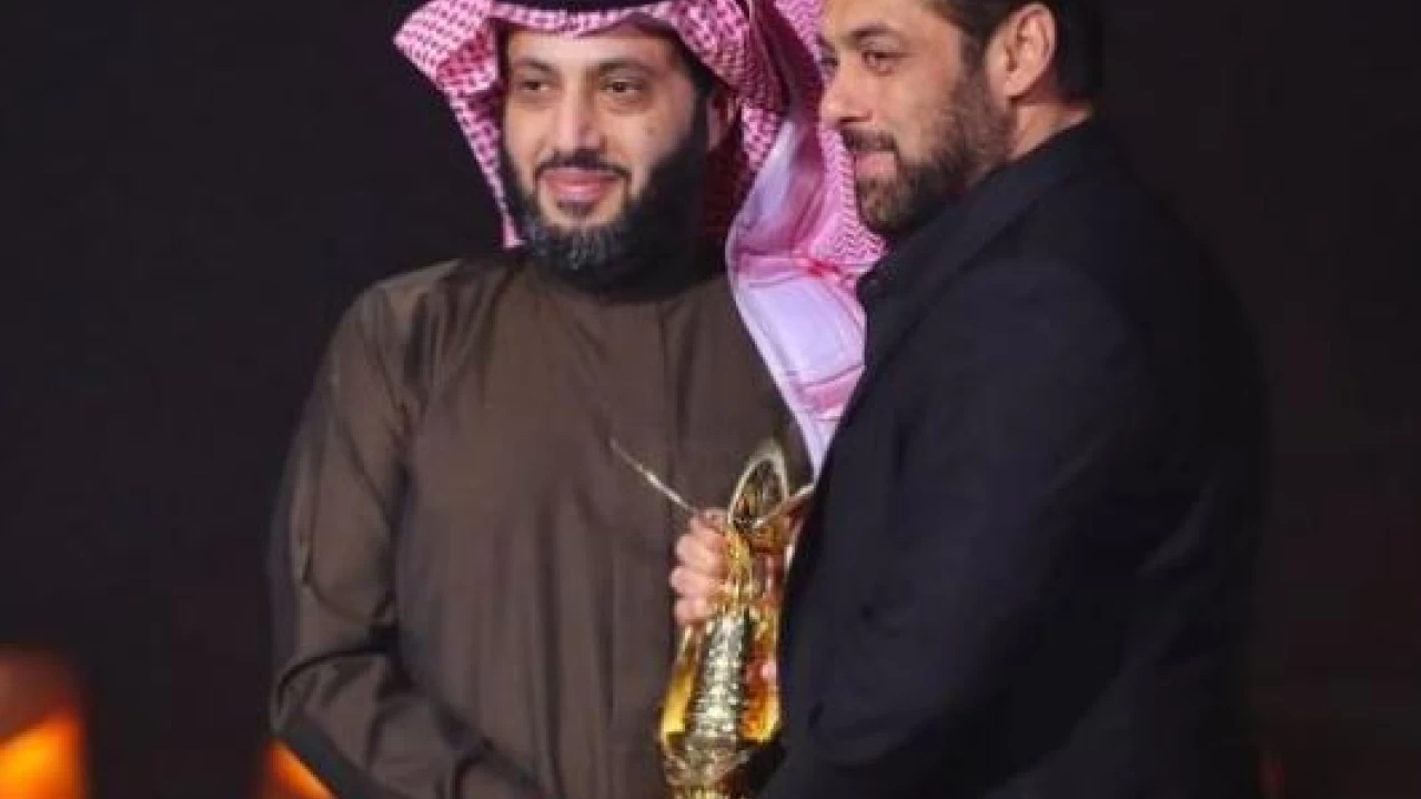 Salman Khan wins 'Personality of the Year' award in Saudi Arabia